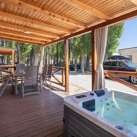 Mobile Homes Camp Galeb 3*